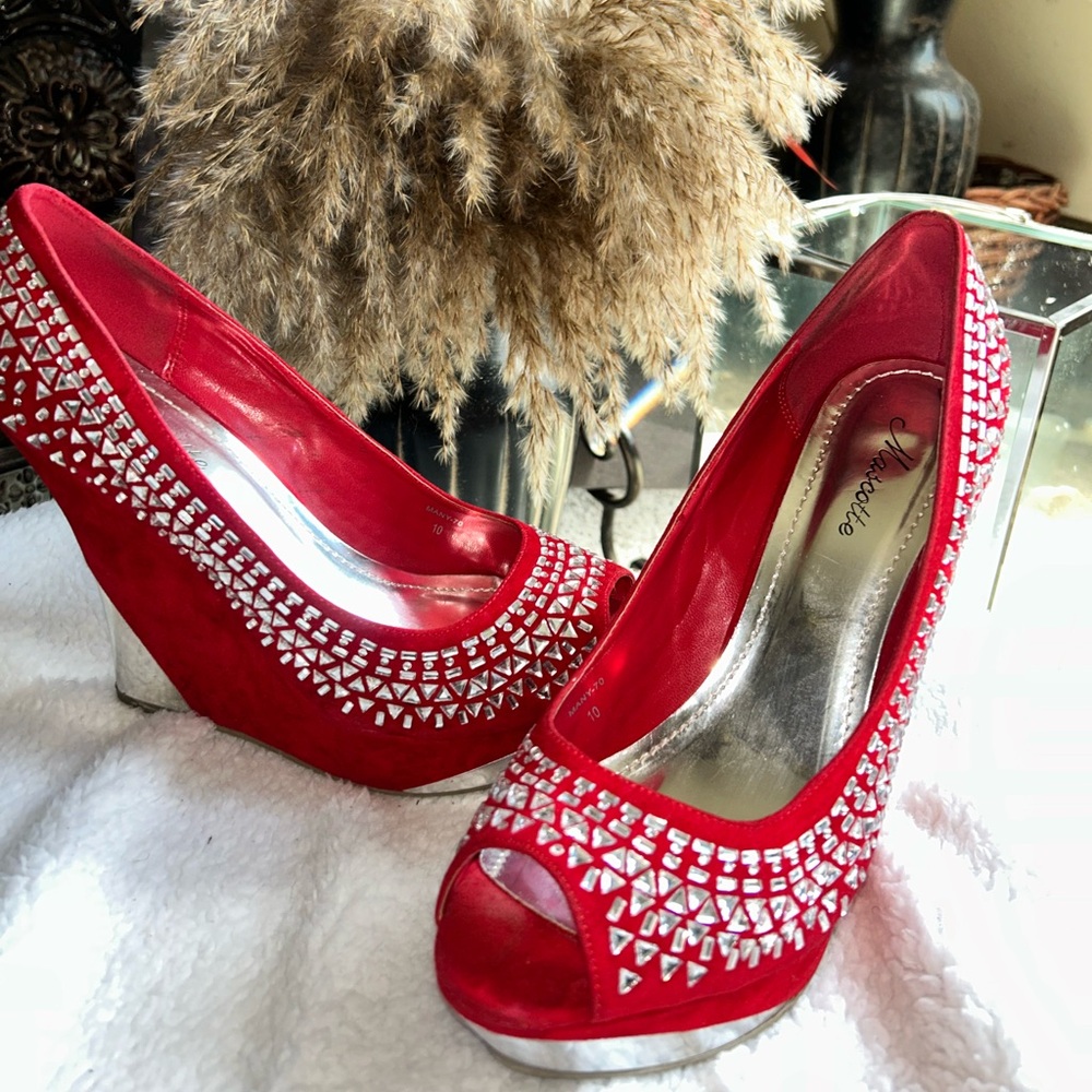 Elegant Red Peep-Toe Wedges